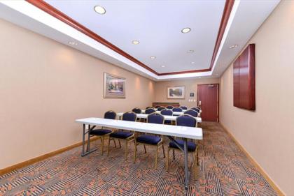 Hampton Inn Evanston - image 11