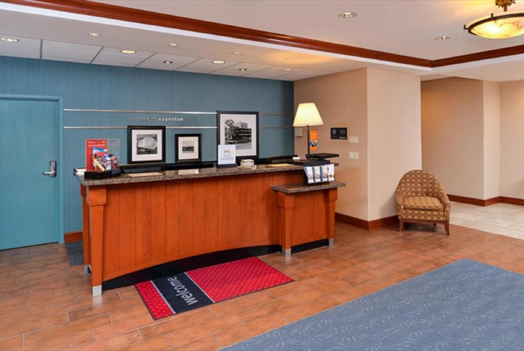 Hampton Inn Evanston - image 5