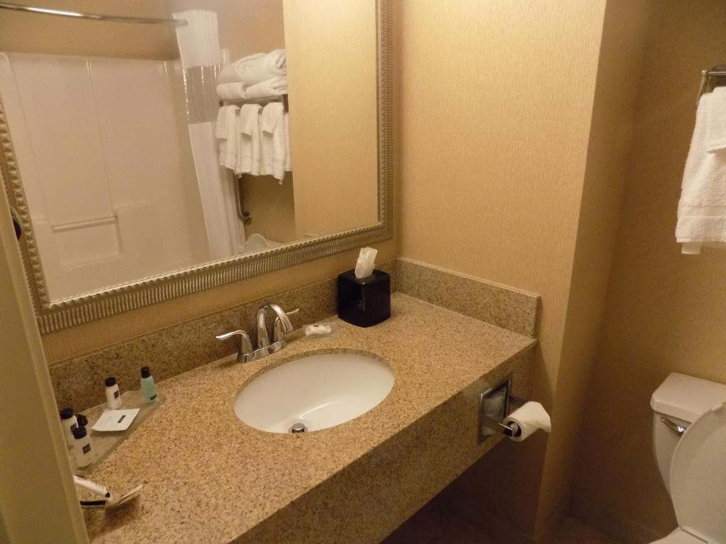 Country Inn & Suites by Radisson Evansville IN - image 6