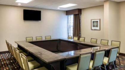 Hampton Inn Evansville - image 12