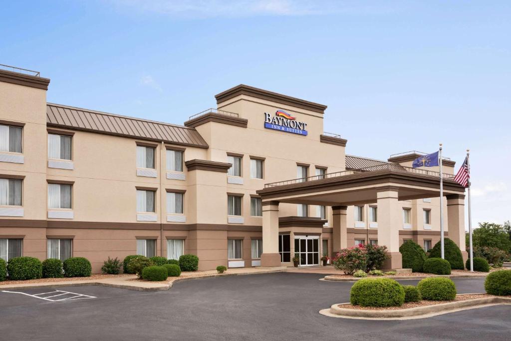 Baymont by Wyndham Evansville East - main image