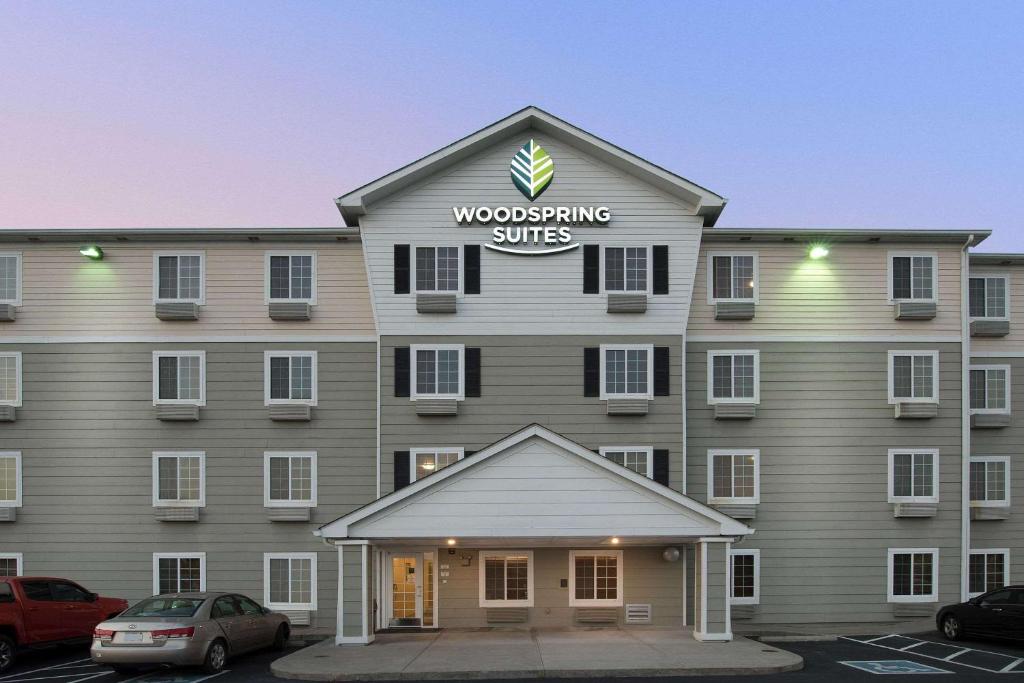 WoodSpring Suites Evansville - main image