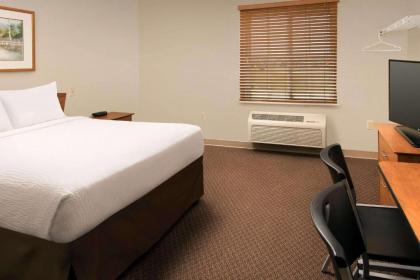 WoodSpring Suites Evansville - image 5