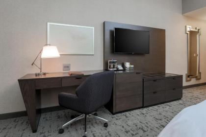 DoubleTree by Hilton Evansville - image 11