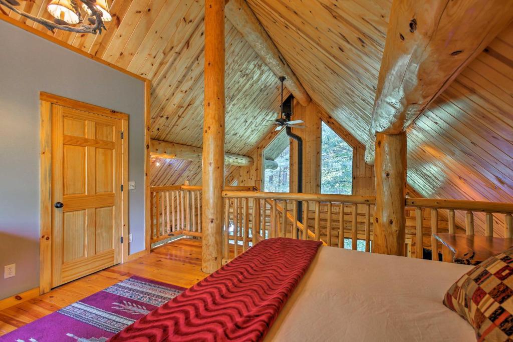 Secluded Log Cabin in NW Michigan with Fire Pit and Deck - image 5