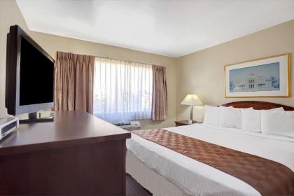 Travelodge by Wyndham Everett City Center - image 11