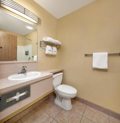 Best Western PLUS Navigator Inn & Suites - image 2