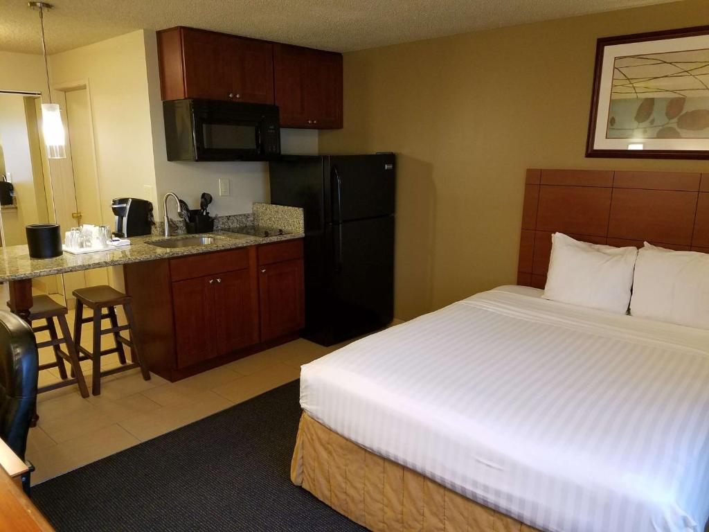 Best Western Cascadia Inn - image 7