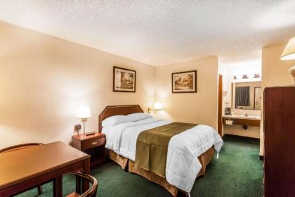 EconoLodge Everett - image 7