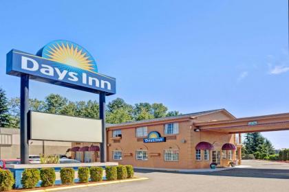 Days Inn by Wyndham Everett Everett Washington