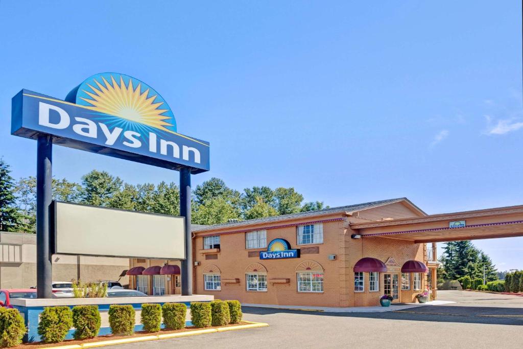 Days Inn by Wyndham Everett - main image