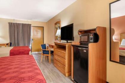 Econo Lodge Inn & Suites Evergreen - image 13