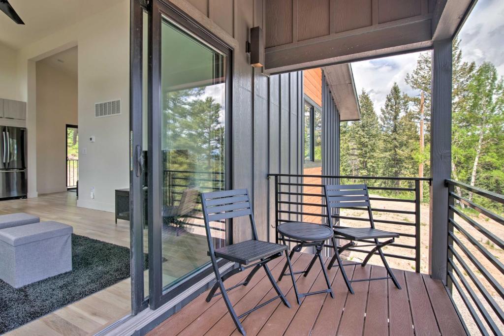 Modern Evergreen Cabin on 35 Acres with Views! - image 2