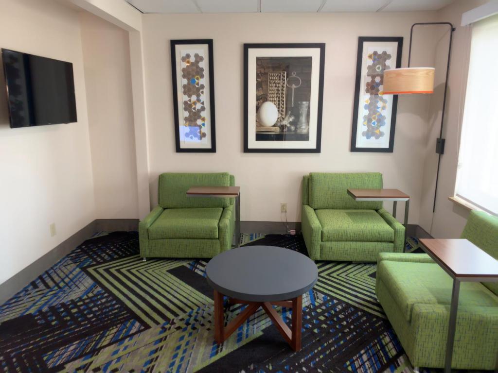 Holiday Inn Express Hotel & Suites Exmore-Eastern Shore an IHG Hotel - image 3