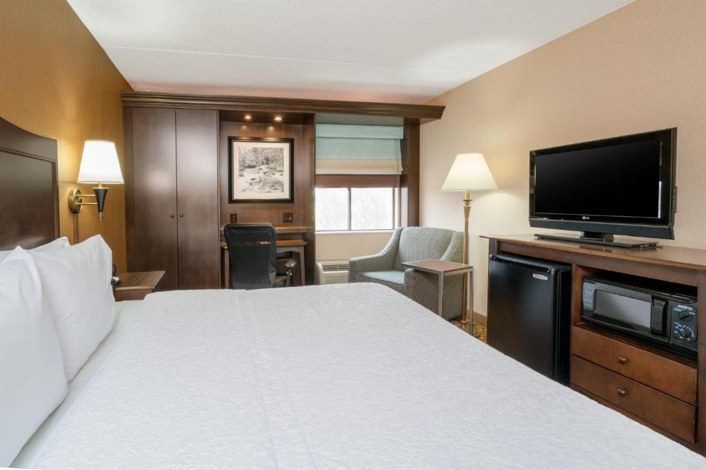 Hampton Inn Downingtown/Exton - image 6