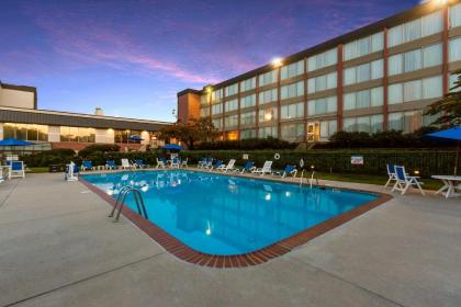 Clarion Hotel and Conference Center Exton West Chester - image 1