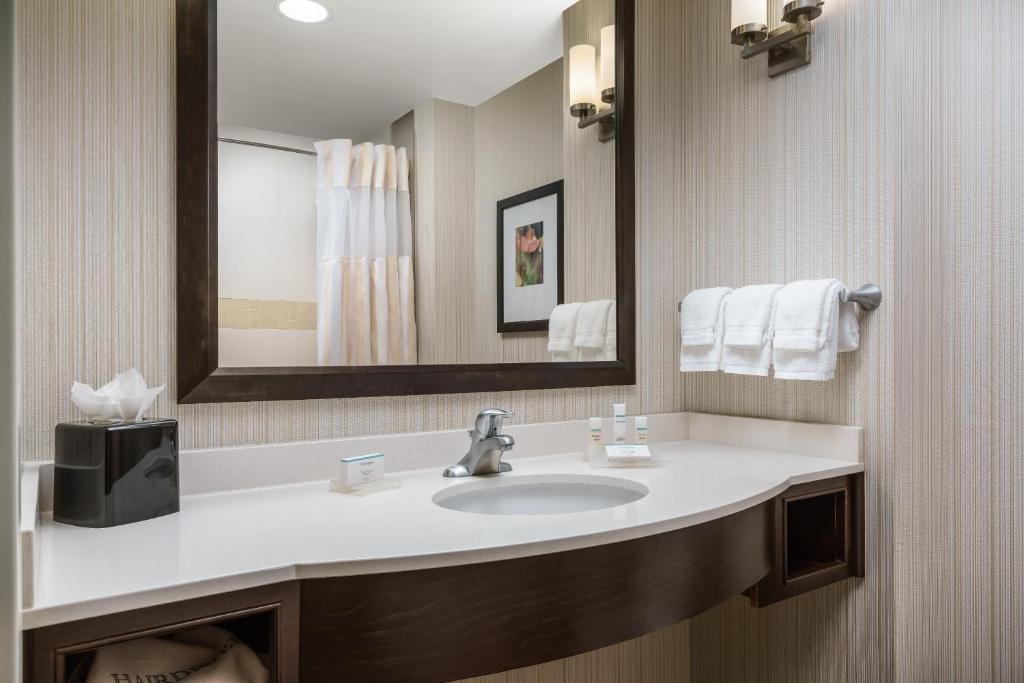 Hilton Garden Inn Exton-West Chester - image 3