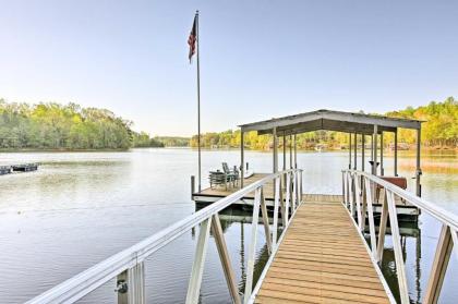 Waterfront Lake Hartwell Cabin with Dock Near Clemson Fair Play