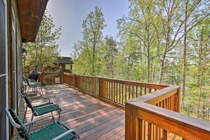 Waterfront Lake Hartwell Cabin with Dock-Near Clemson - image 9