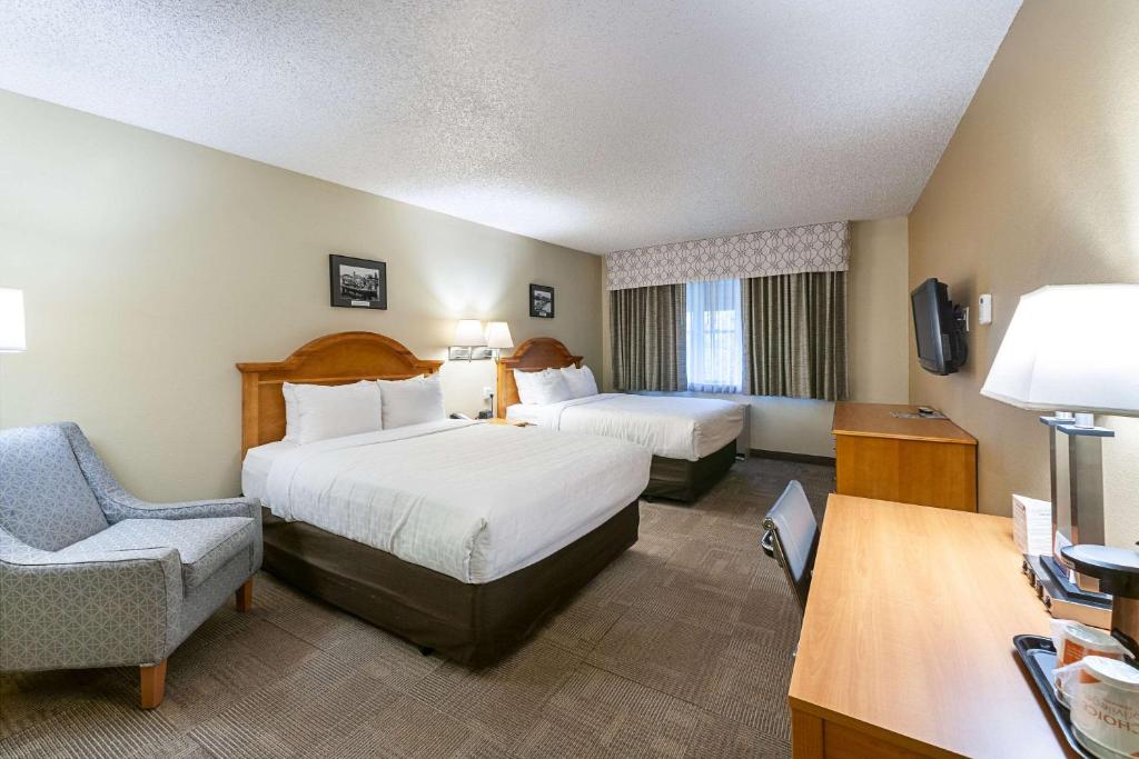 Clarion Hotel & Suites Fairbanks near Ft. Wainwright - main image