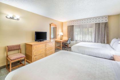 Clarion Hotel & Suites Fairbanks near Ft. Wainwright - image 13