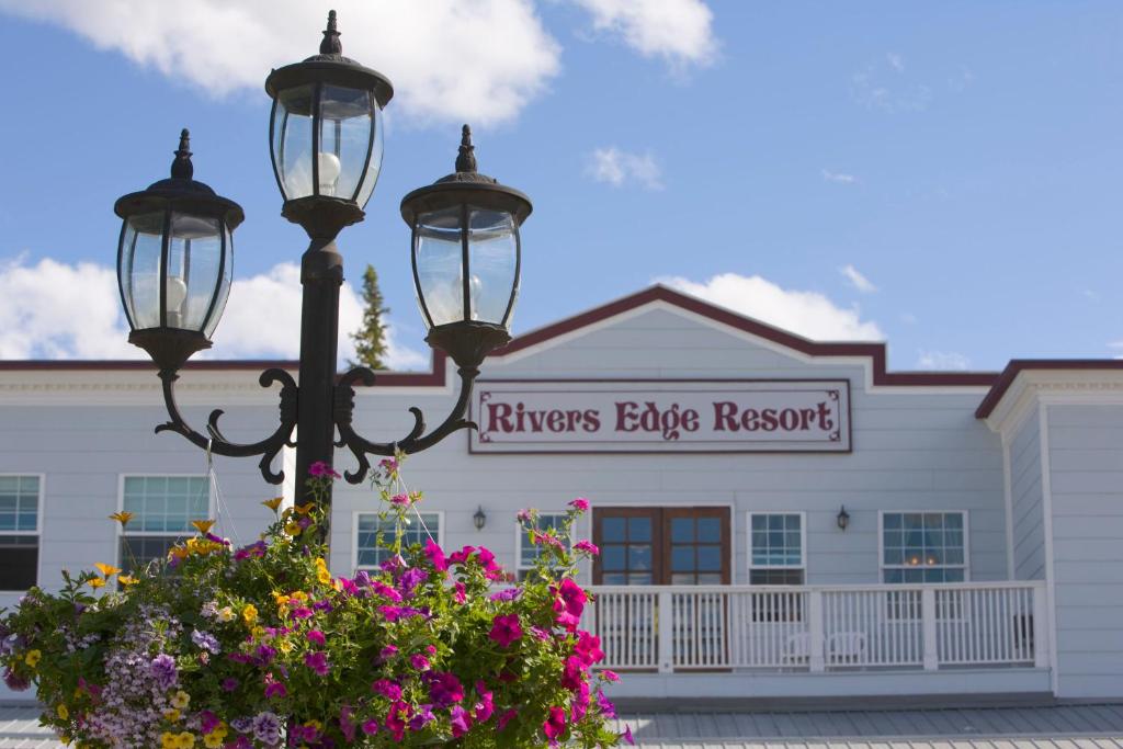 River's Edge Resort - image 4