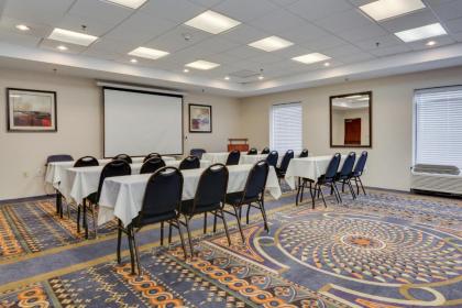 Hampton Inn Atlanta-Fairburn - image 14