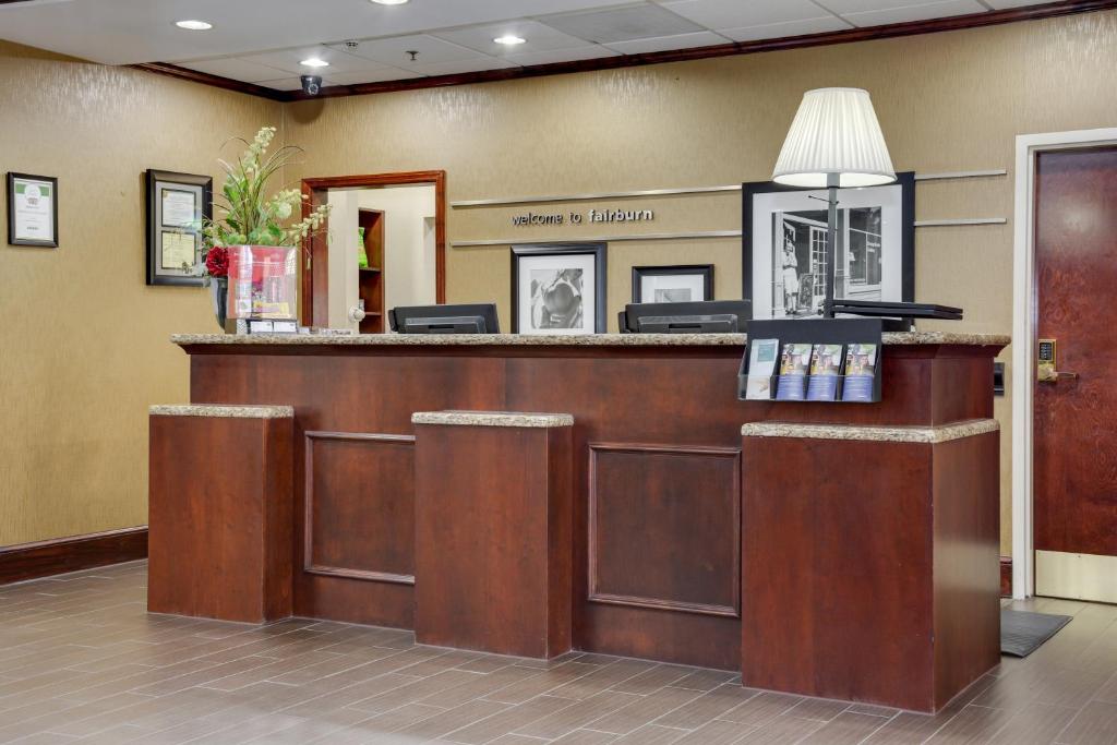 Hampton Inn Atlanta-Fairburn - image 2