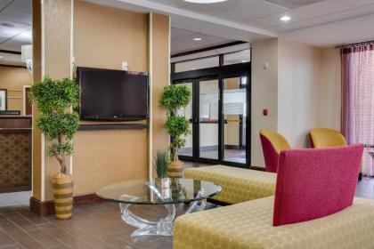 Hampton Inn Atlanta-Fairburn - image 7