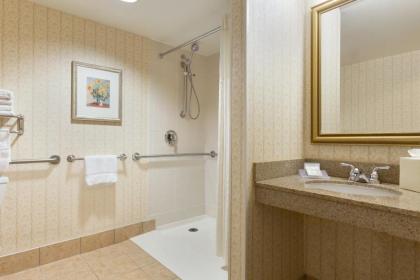 Hilton Garden Inn Fairfax - image 13