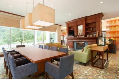 Hilton Garden Inn Fairfax - image 4