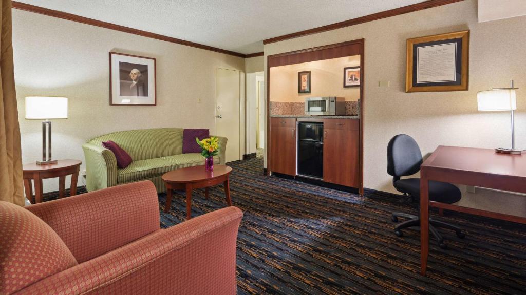 Best Western Fairfax City - image 5