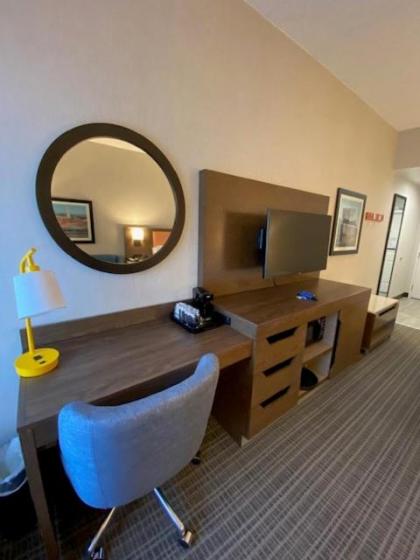 Hampton Inn Fairfax City - image 16