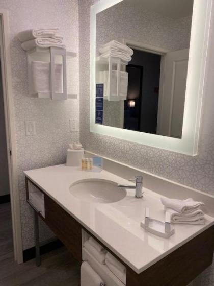 Hampton Inn Fairfax City - image 19