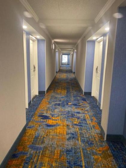 Hampton Inn Fairfax City - image 2