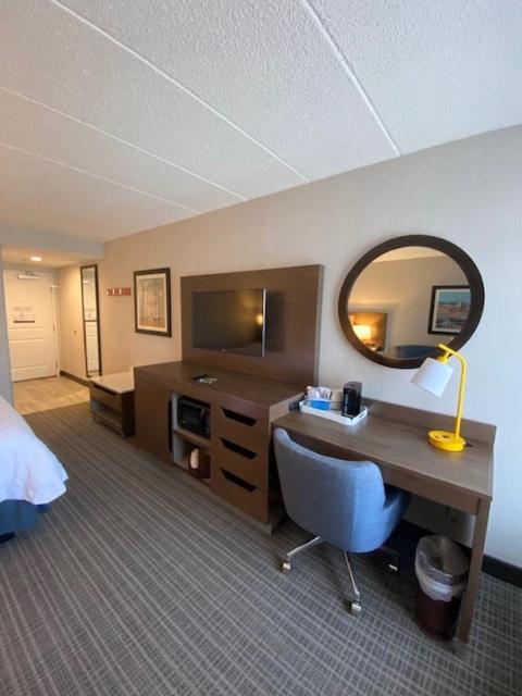 Hampton Inn Fairfax City - image 6