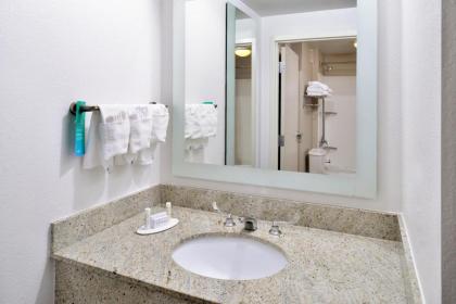 SpringHill Suites Fairfax Fair Oaks - image 12