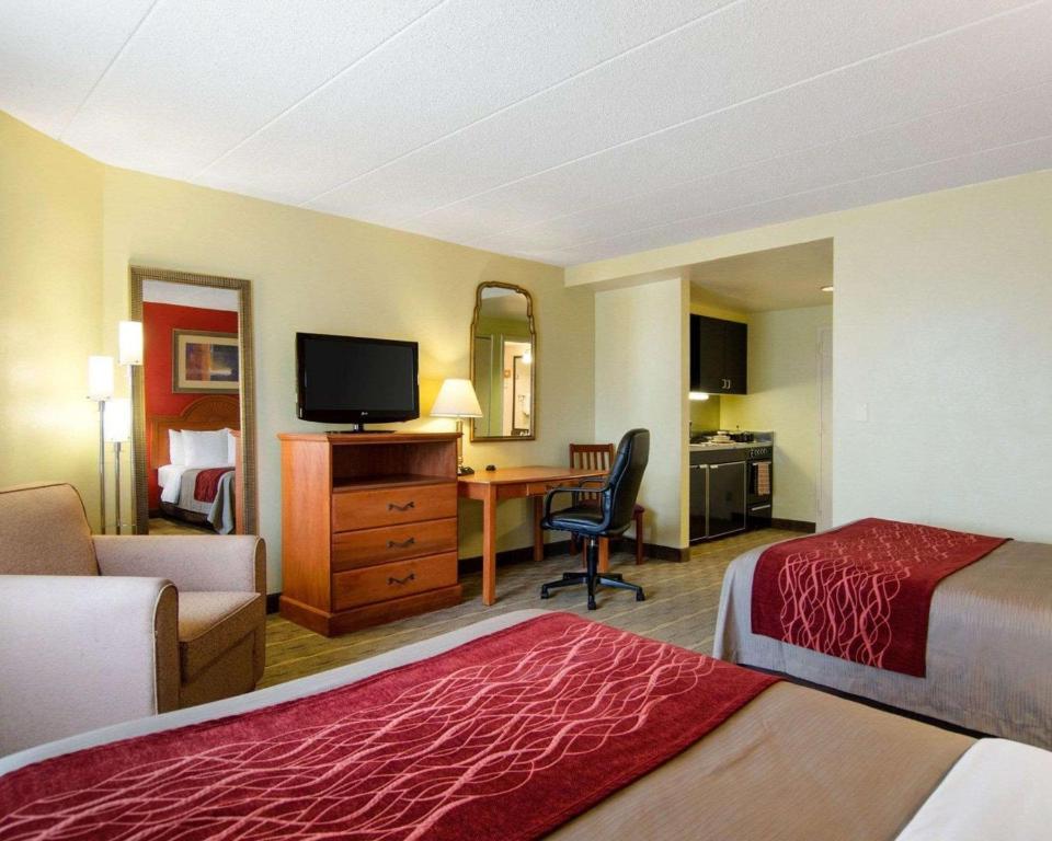 Comfort Inn University Center - image 6