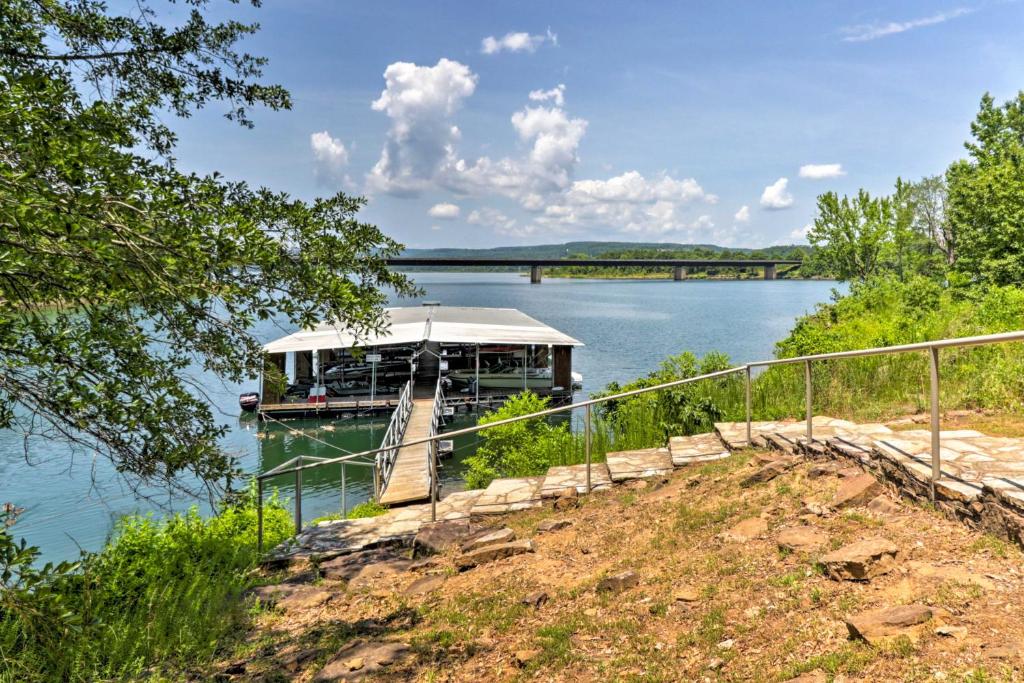 Pet-Friendly Cabin with Designated Boat Slip! - image 4