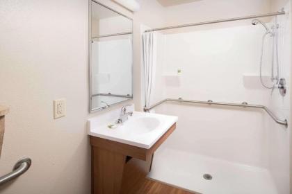 WoodSpring Suites Cincinnati Fairfield - image 9