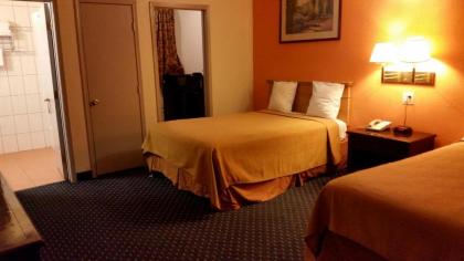 Econo Lodge - image 3