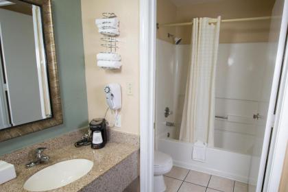 Key West Inn - Fairhope - image 7