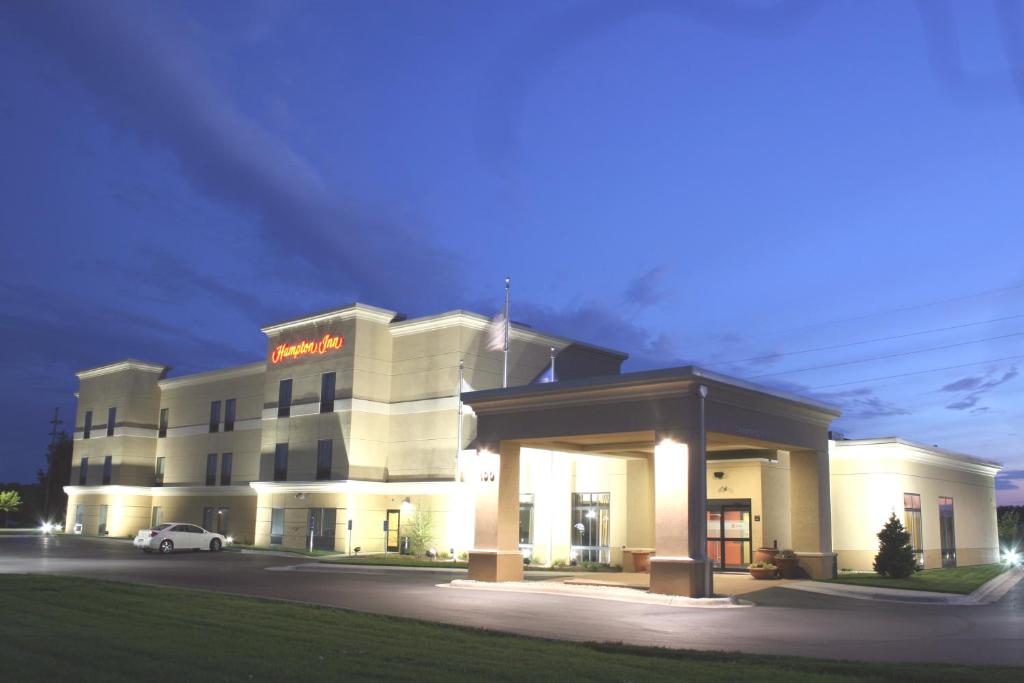 Hampton Inn Fairmont - main image