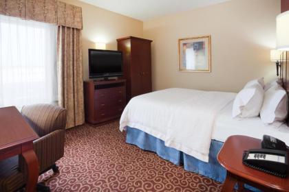 Hampton Inn Fairmont - image 5