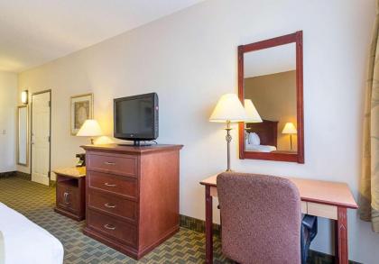 Quality Inn Fairmont - image 4