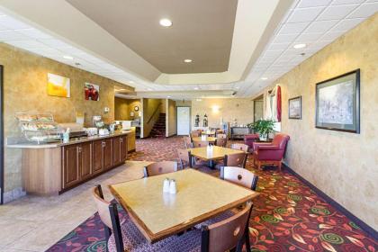 Quality Inn Fairmont - image 9