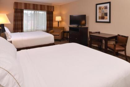 Holiday Inn Express & Suites Fairmont an IHG Hotel - image 11