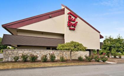 Red Roof Inn Fairmont - image 7