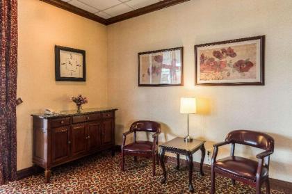 Suburban Extended Stay Hotel Fairmont - image 15