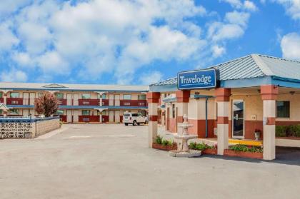 A Riverside Inn Travelodge by Wyndham - image 1